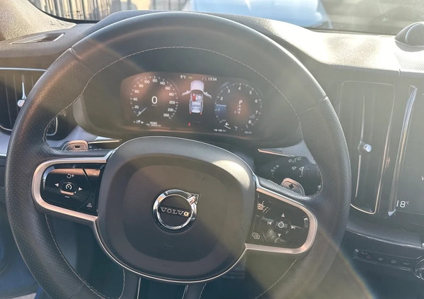 Volvo XC 60 cena 130000 przebieg: 84800, rok produkcji 2019 z Karpacz małe 232